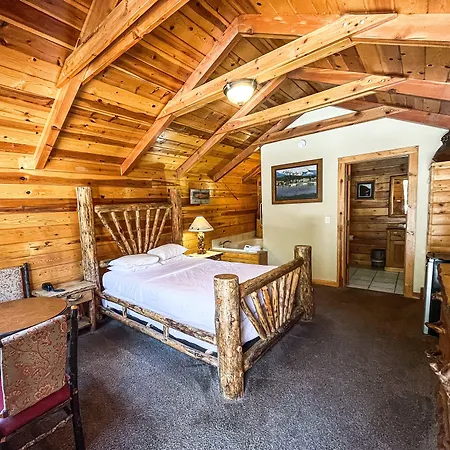 Alaskan Inn And Spa-3